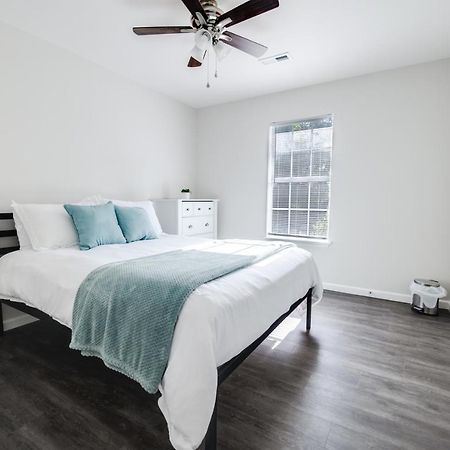 Trailside Townhouse - Close To Downtown & Bike Trails بنتونفيل المظهر الخارجي الصورة