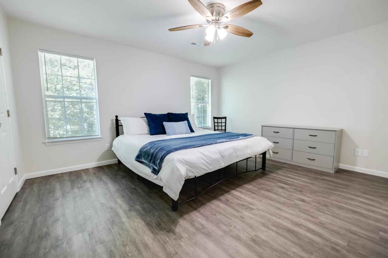 Trailside Townhouse - Close To Downtown & Bike Trails بنتونفيل المظهر الخارجي الصورة